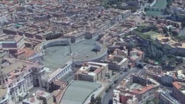 Vatikan 'daki St. Peter Meydanı' nın İHA 'sından ateş açıldı.