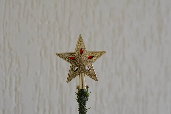 Étoile Décorative Avec Strass Rouges Utilisés Sur Dessus Arbre Noël — Photo