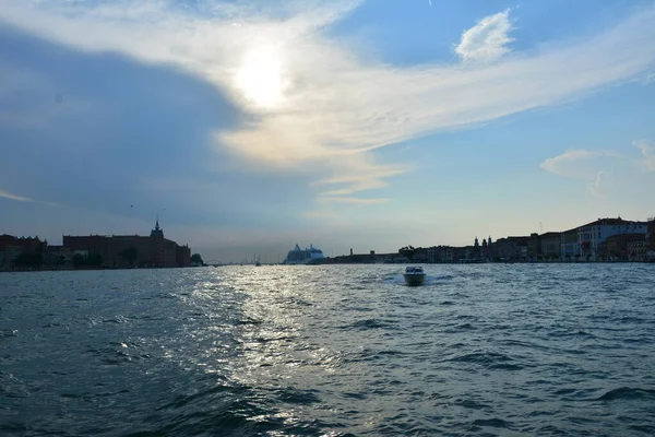 Het Observeren Ervaren Van Venetië Italië Vanaf Kanalen Zee Die — Stockfoto
