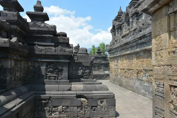 Explorando Famoso Templo Budista Borobudur Caluroso Día Verano —  Fotos de Stock