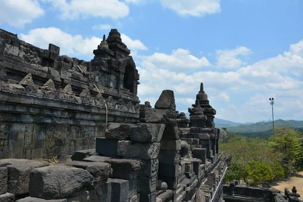 Esplorare Famoso Tempio Buddista Borobudur Una Calda Giornata Estiva — Foto Stock