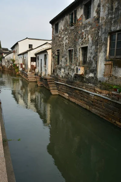 Zwiedzanie Kanałów Starej Architektury Starej Części Miasta Suzhou Jednodniową Wycieczkę — Zdjęcie stockowe