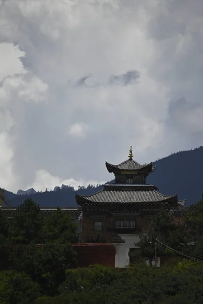 Sacred Religious Structures Just Foothills Mountains Town Shangri — Fotografia de Stock
