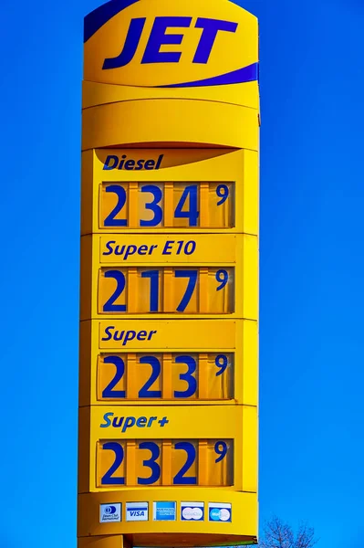 Berlim Alemanha Março 2022 Vista Para Quadro Preços Posto Gasolina — Fotografia de Stock