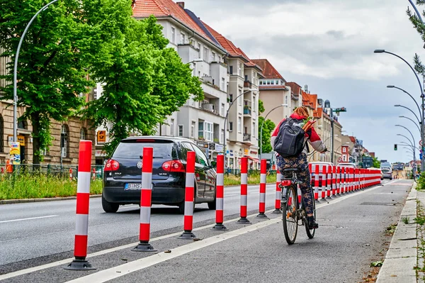 Берлин Германия Мая 2022 Года Велосипедист Специальном Велотренажере Главной Дороге — стоковое фото