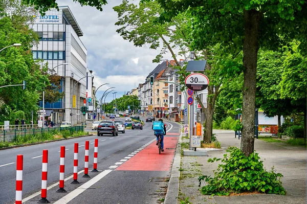 Берлин Германия Мая 2022 Года Велосипедист Специальном Велотренажере Главной Дороге — стоковое фото