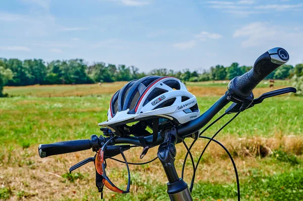 Berlin Germany July 2022 View Modern Bicycle Helmet Lies Handlebars — Zdjęcie stockowe