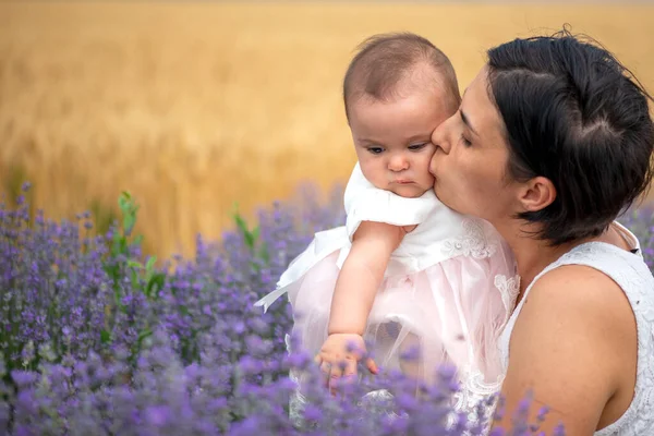 Happy Mother Pretty Daughter Lavender Background — Stock Photo, Image
