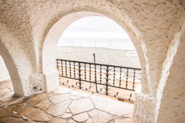 Eylül 2021: Tarragona, Katalonya, İspanya 'da Roc de Sant Gaieta köyü.