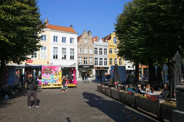 Brugge Belgio Ottobre 2021 Vista Sulla Piazzetta Con Caffè Alberi — Foto Stock