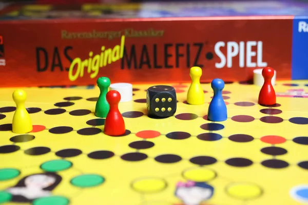 Viersen Germany May 2021 View Yellow Gameboard Colorful Figures Dice — Stockfoto