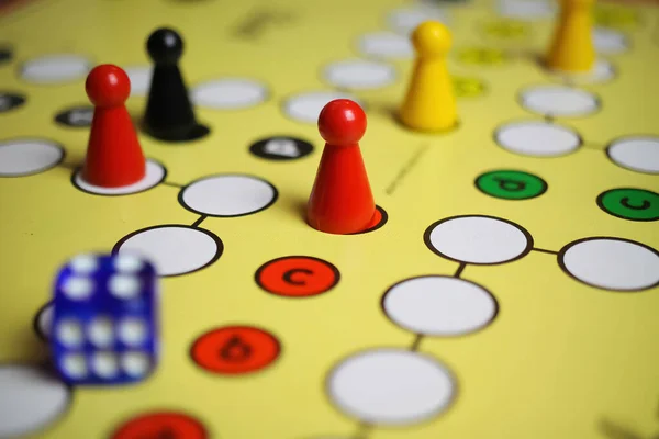 Viersen Germany May 2021 Closeup Yellow Game Board Colorful Pieces — Stockfoto