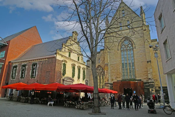 Maastricht Boekhandel Dominicanen Nederland Februari 2022 Uitzicht Plein Met Restaurant — Stockfoto