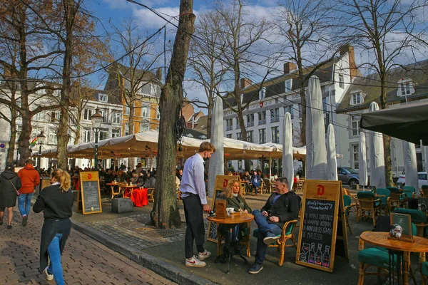 Maastricht Países Bajos Febrero 2022 Vista Plaza Con Cafeterías Restaurantes — Foto de Stock