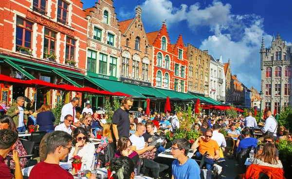 Brugge Belgium October 2021 View Market Square Busy Cafes Restaurants — Stock Photo, Image