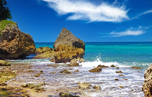 Prachtige Rotsachtige Ruwe Caribische Kust Landschap Turquoise Zee Spectaculaire Blauwe — Stockfoto