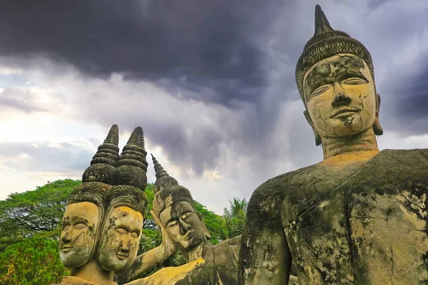 Mystical Stone Buddha Heads Statues Dark Storm Clouds Buddha Park — Stock Photo, Image