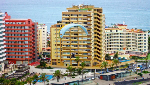 Puerto Cruz Tenerife Octobre 2010 Parapente Contre Atterrissage Maison Dans — Photo