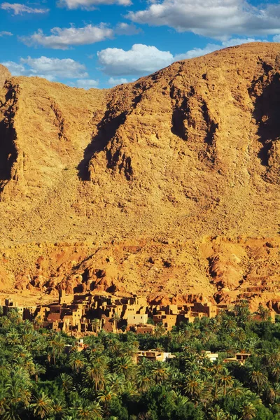 Beautiful Limestone Mountains Landscape Palm Grove Oasis Typical Berber Clay — Stock fotografie