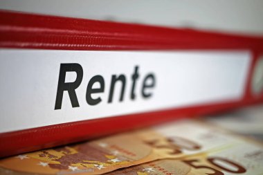 Almanca Rente (engl) ile izole edilmiş kırmızı dosya dizininin kapatılması. Çeviri: emeklilik, euro para nakit banknotları