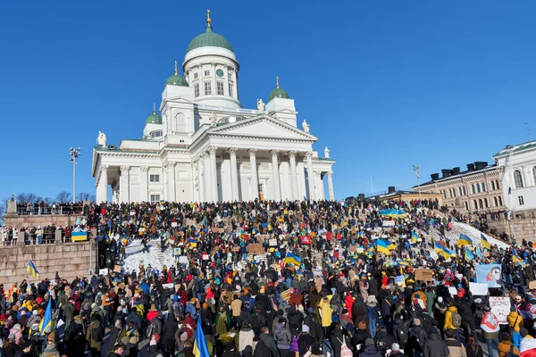 Helsinki Finland Februari 2022 Duizenden Demonstranten Een Betoging Tegen Russische — Stockfoto