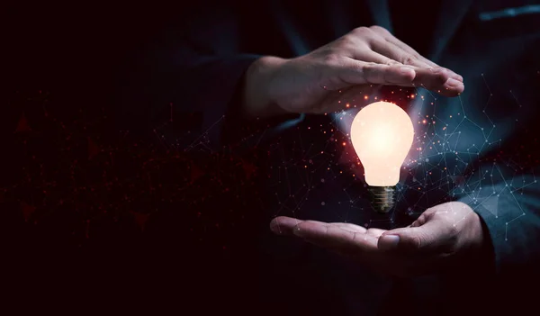 Affärsman Hand Skydda Glödlampa Glödande Med Anslutning Linje För Kreativa — Stockfoto