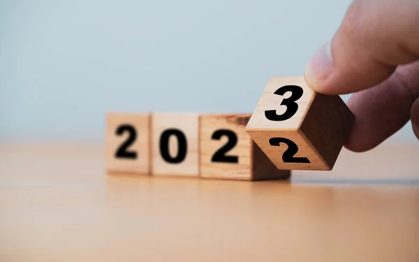Holzblockwürfel Der Zwischen 2022 Und 2023 Für Veränderung Und Vorbereitung — Stockfoto
