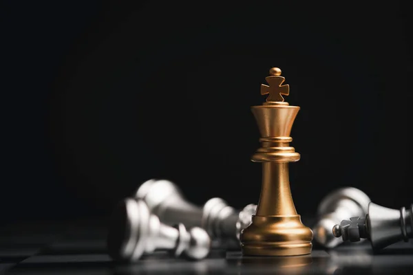 Stand Golden King Chess Fallen Silver King Chess Winner Business — Stock Photo, Image