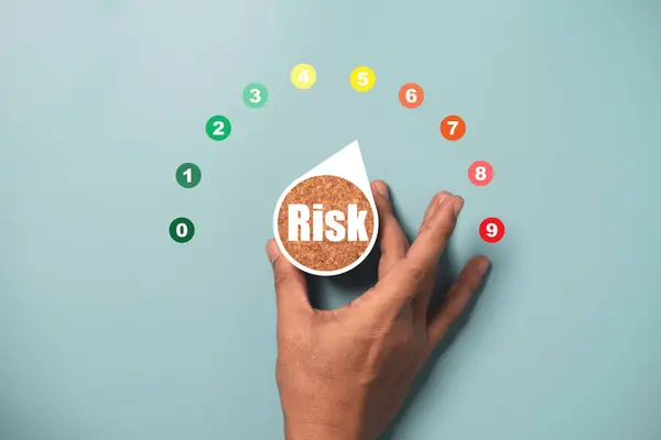 Kézi Esztergálás Kockázati Szint Mutató Minősítés Nyomtatás Képernyő Kocka Blokk — Stock Fotó
