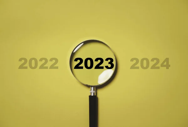 2023 Anno All Interno Lente Ingrandimento Tra 2022 2023 Messa — Foto Stock