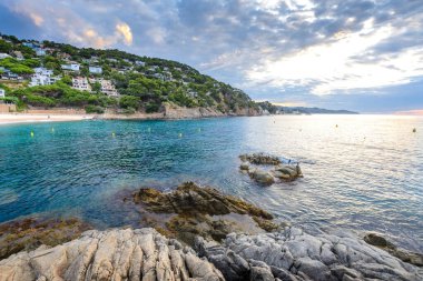 Güzel Sant Francesc deresi ve İspanya Blanes plajı