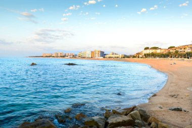 Sa Palomera 'dan Blanes şehri ve plajı İspanya' da sabah