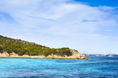 Tekneler spargi ya Island, Maddalena, Sardunya adalar