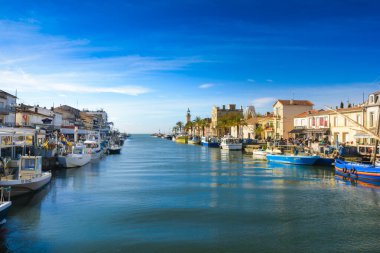 Port Camargue ya da Grau du Roi şehri ve Fransa çardağı