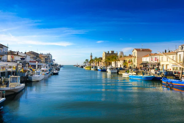 Port Camargue ya da Grau du Roi şehri ve Fransa çardağı