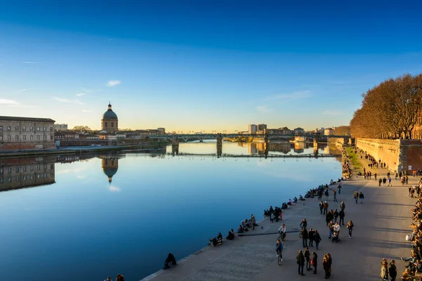 Longo Rio Garonne Cidade Toulouse Antes Pôr Sol França — Fotografia de Stock