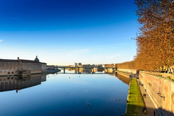 Cidade Toulouse Rio Garonne Durante Dia Ensolarado — Fotografia de Stock