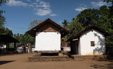 Embekka Devalaya 'nın geleneksel ahşap oymaları, Embekka Devalaya, Sri Lanka' daki Gampola Dönemi 'nin Kralı III. Vikramabahu tarafından inşa edilmiştir..
