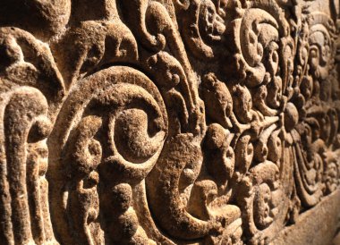 Sri Lanka 'daki tapınaktaki Buda heykelleri