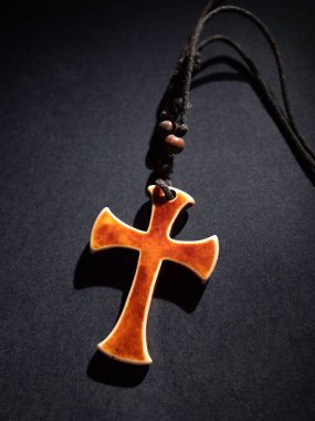 Kutsal İncil Hristiyan Dini Kitabı ve Haç