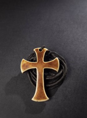 Kutsal İncil Hristiyan Dini Kitabı ve Haç