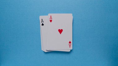 Bir oyun kartının setini kapat