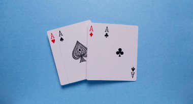 Bir oyun kartının setini kapat