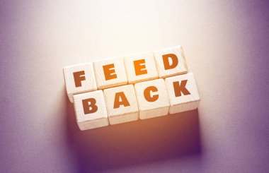 Tahta Küpler Üzerine Yazılmış Besleme Kelimesi