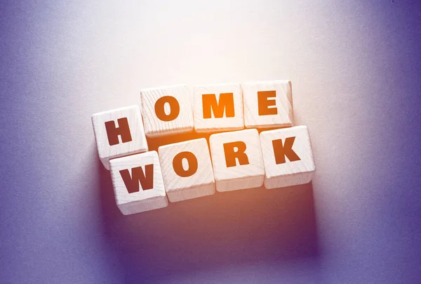 Home Arbeit Wort Auf Holzwürfel Geschrieben — Stockfoto