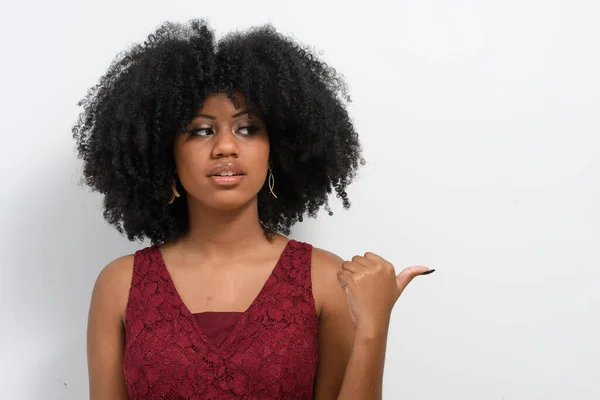 Pretty Girl Afro Hair Points Her Thumb Right Side Copy — Fotografia de Stock