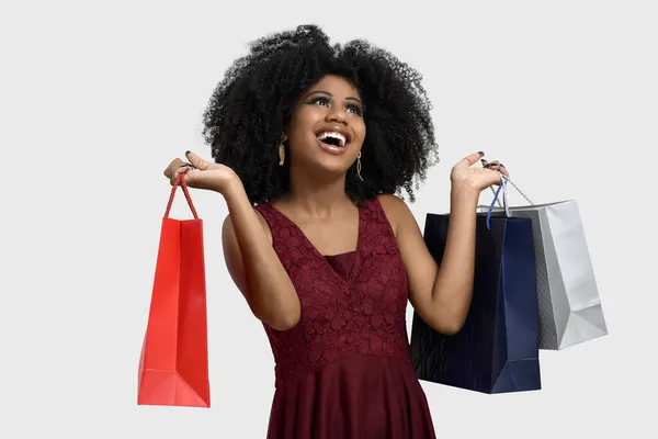 Porträt Einer Jungen Frau Mit Afro Frisur Mit Einkaufstaschen Sie — Stockfoto