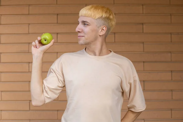 Fruits Healthy Eating Organic Food People Concept Smiling Blond Caucasian — Stock Photo, Image