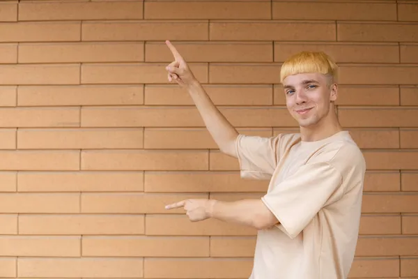 Gesture Emotion Expression People Concept Smiling Caucasian Man Dressed Beige — Stok Foto
