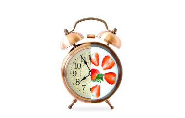 Antika saat meyve iğnelerini sağlıklı yapar. Sağlıklı gıda konsepti.